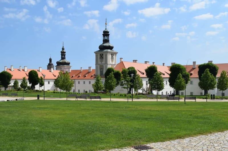 From Prague: Half-Day Coach Tour to Kutná Hora - The medieval center and your free time