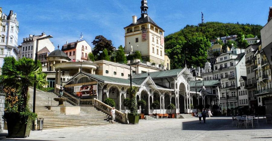 From Prague: Karlovy Vary Full-Day Tour - Meeting in central Prague at Pařížská Street