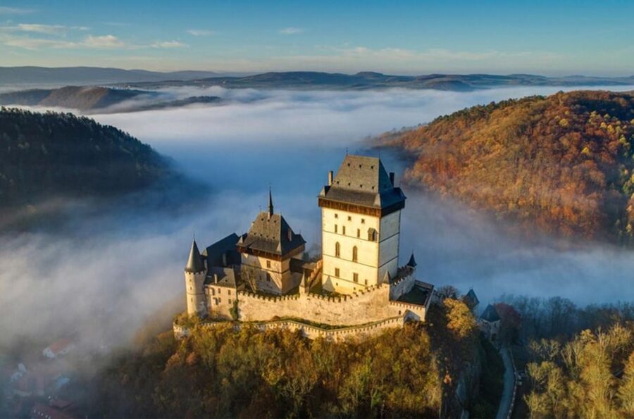 From Prague: Karlštejn Castle & Koněprusy Caves Tour - Czech lunch in Karlštejn village
