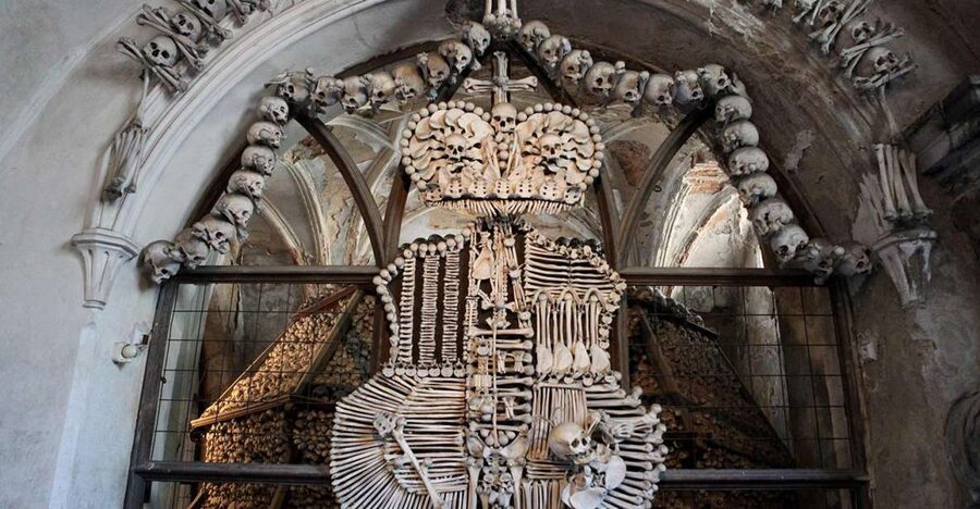 From Prague: Kutna Hora and Bone Chapel Tour - Meeting in Old Town Square
