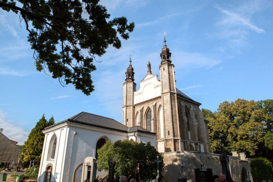 From Prague: Kutna Hora UNESCO Site Tour with Bone Chapel - Medieval streets, royal buildings, and the Italian Court