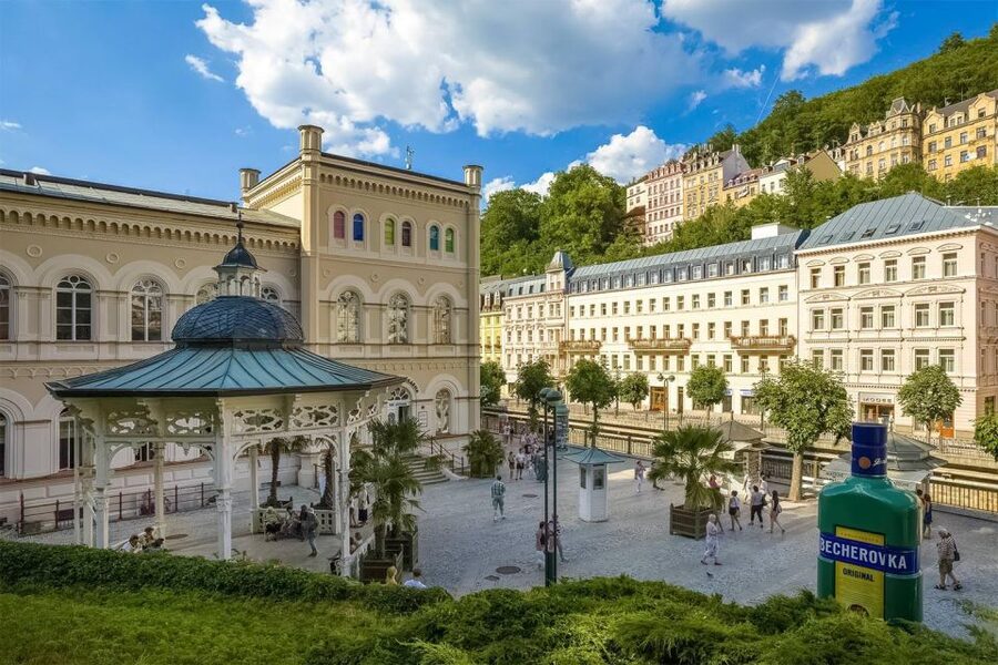 From Prague: One day trip to Karlovy Vary - Key things to know before you book