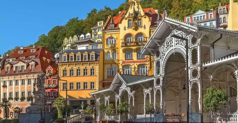 From Prague: One day trip to Karlovy Vary - Buying Moser, Thun, or Becherovka