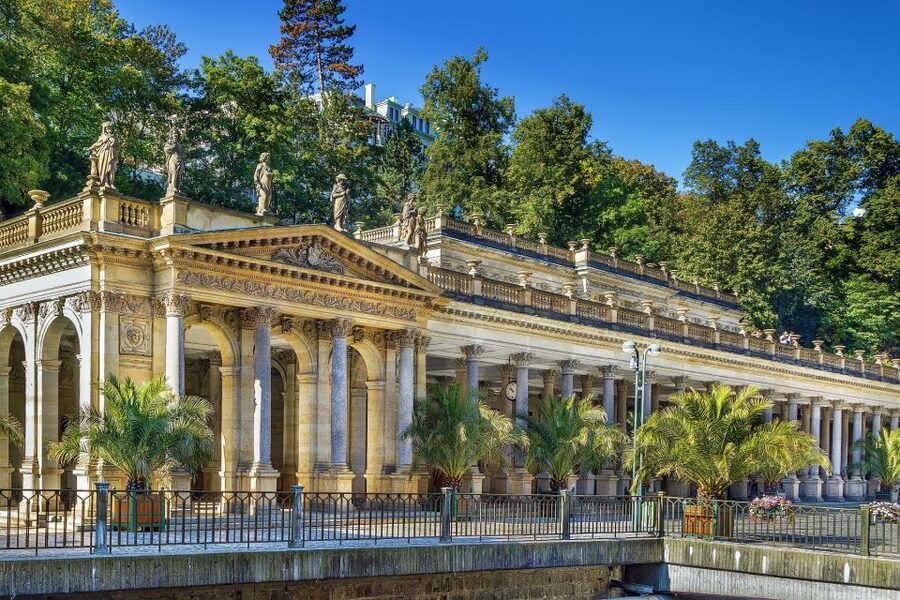 From Prague: Private Karlovy Vary & Crystal Factory Tour - Why Karlovy Vary works as a day from Prague
