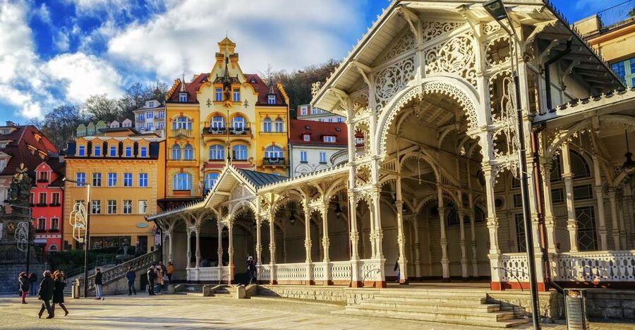 From Prague: Private Karlovy Vary & Crystal Factory Tour - A private ride changes the day