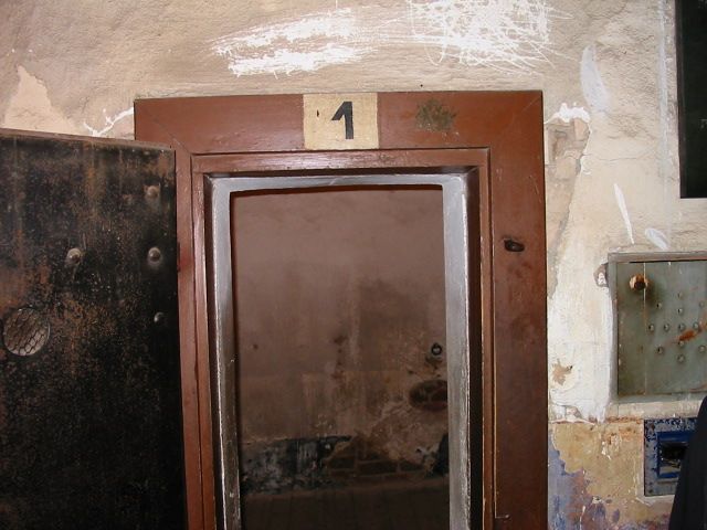 From Prague: Terezin Concentration Camp Private Tour - The larger fortress town and the ghetto story