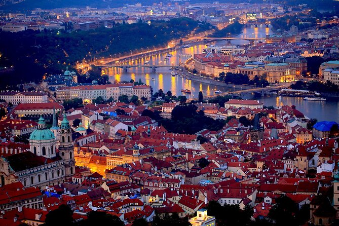 From Prague to Berlin, Private Transfer with Sightseeing Stops with Local Driver - A private road connection between Prague and Berlin
