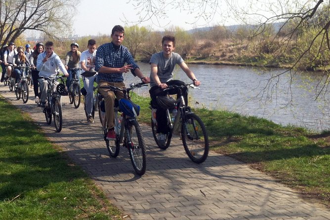 Full-Day Countryside Bike Tour to Karlstejn Castle (small group) - Why this is one of Prague’s better day escapes
