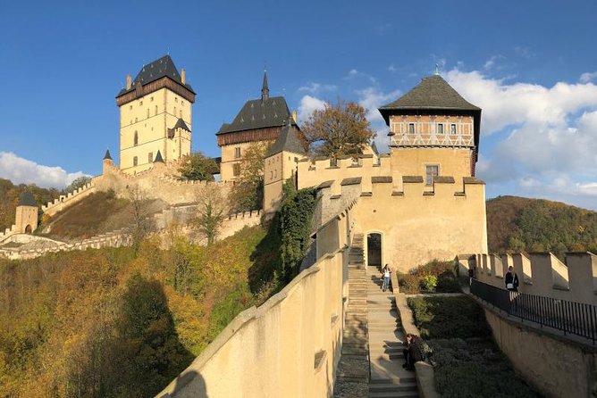 Full-Day Countryside Bike Tour to Karlstejn Castle (small group) - Reaching Karlstejn Castle