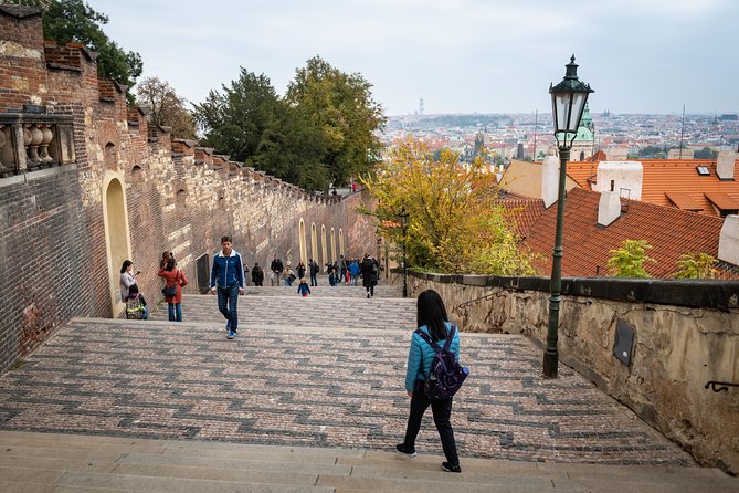 Full-Day Prague Tour with Prague Castle, Lunch and Vltava Cruise - The descent through Lesser Town and across Charles Bridge