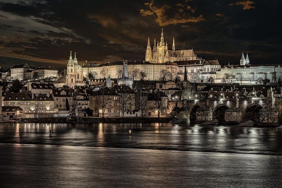 Full-Day Private Tour to Prague from Vienna - What the $577 price means