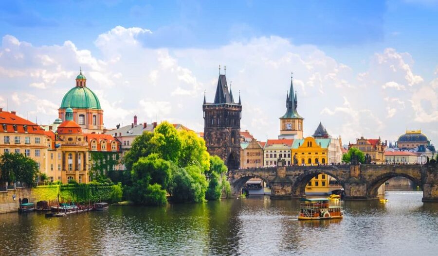 Full-Day Private Trip from Vienna to Prague - Key Points Before You Book