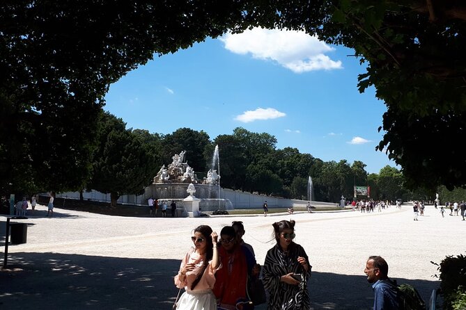 Full-Day Vienna Private Tour from Prague - The guide can make a tight schedule work