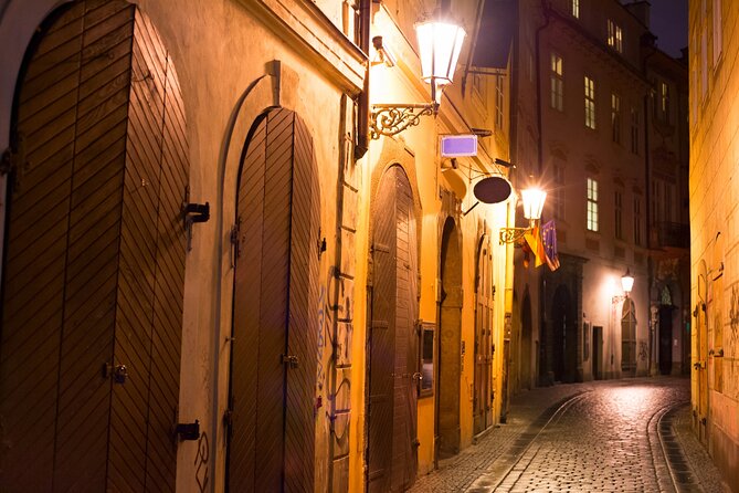 Ghosts and Legends walking tour in Prague - The guides can make or break the evening