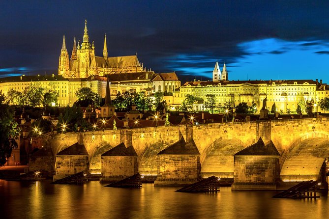 Grand Tour of Prague "among history, legends and curiosities" (NO ENGLISH) - Wenceslas Square and the difficult 20th century