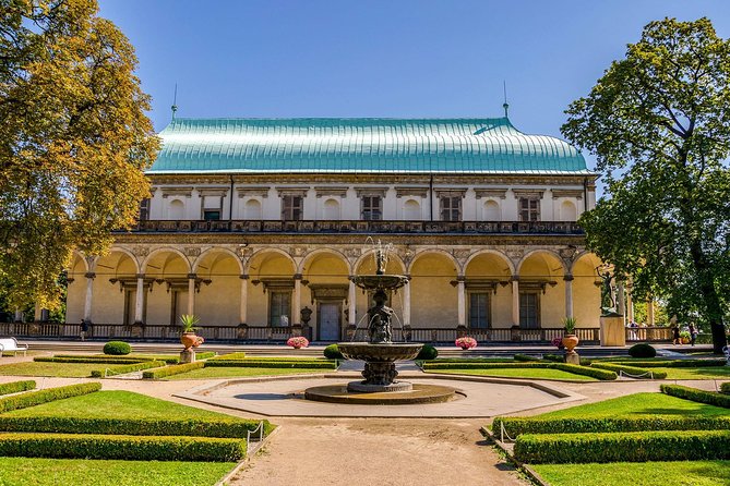 Green walk in Prague's historic garden and parks with a Local - Key points to know before you book