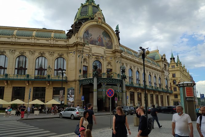 Half-day Private Walking Tour - Lesser Town, Kampa Island, and the Lennon Wall