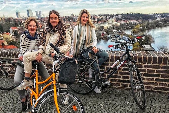 Hidden Prague Bike Tour - Guides, pace, and group size