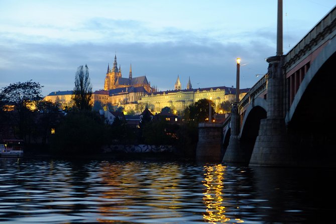 Jazz Boat: Popular LIVE JAZZ dinner cruise - Timing, comfort, and the shared-table question