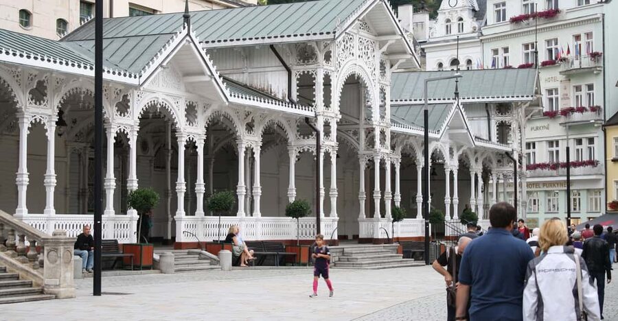Karlovy Vary excursion - Arriving at Spa I and Karlovy Vary’s Valley