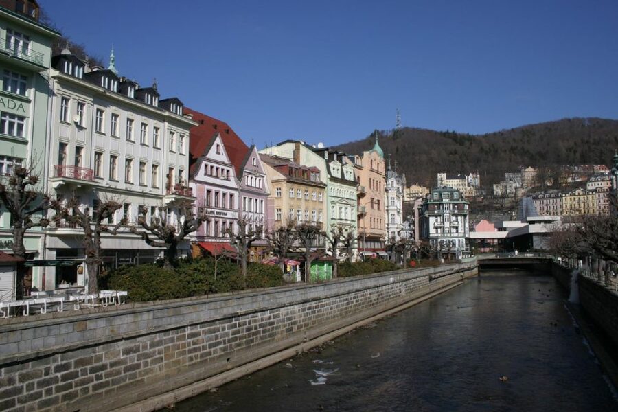 Karlovy Vary & Marianske Lazne Tour from Prague with Lunch - Marianske Lazne offers a quieter second act
