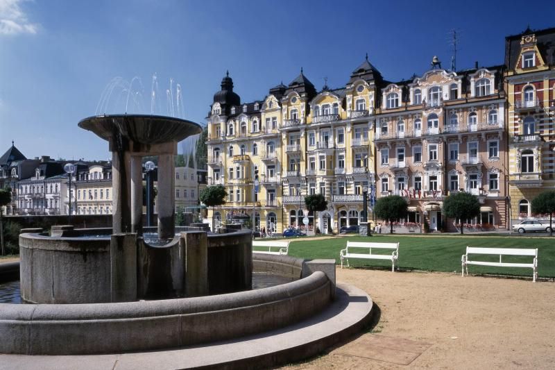 Karlovy Vary & Marianske Lazne Tour from Prague with Lunch - The guide can shape the whole day