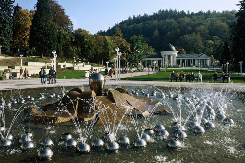 Karlovy Vary & Marianske Lazne Tour from Prague with Lunch - Who should book this day trip?
