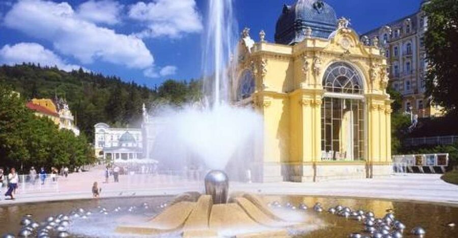 Karlovy Vary & Marianske Lazne Tour from Prague with Lunch - Walking Karlovy Vary’s springs and colonnades