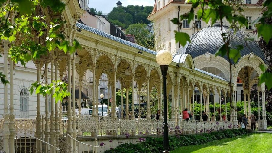 Karlovy Vary: Private Walking Tour - Reading the Baroque and Art Nouveau façades