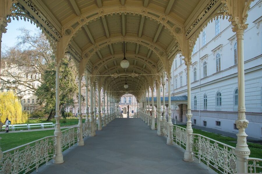 Karlovy Vary - the world famous spa - Entering Karlovy Vary and understanding the spa tradition
