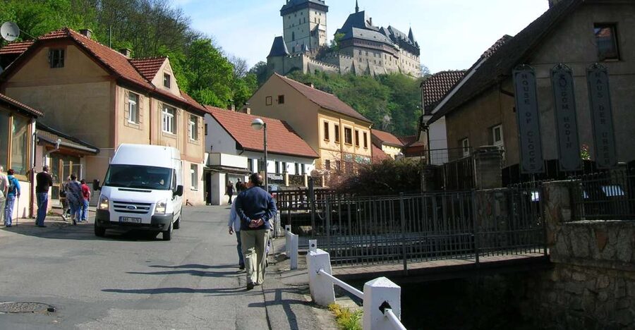 Karlstejn Castle & Crystal Manufactory - Private Tour - Why this makes a good day outside Prague