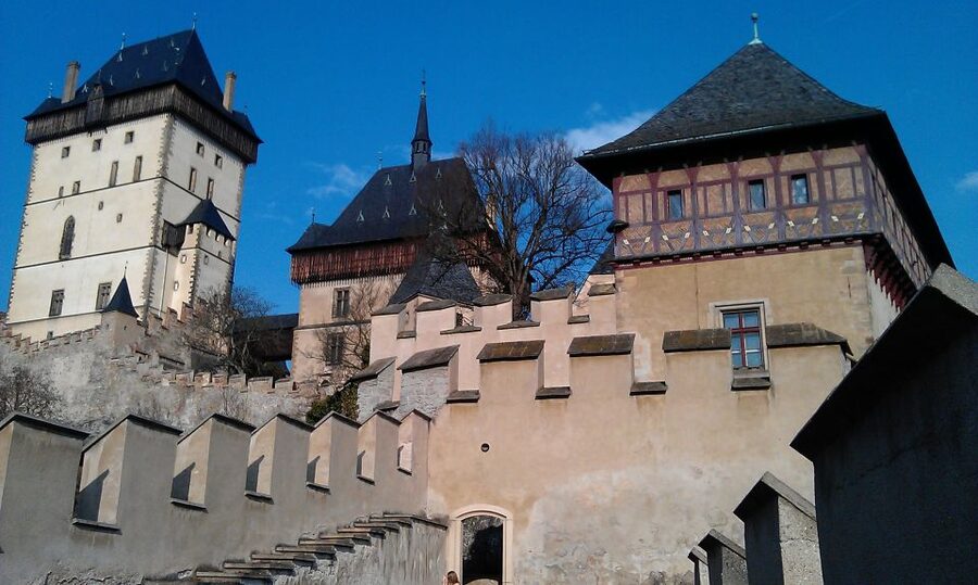 Karlstejn Castle & Crystal Manufactory - Private Tour - The uphill approach to Karlstejn Castle