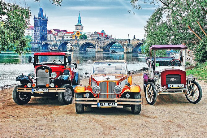 Karlstejn Castle in Vintage Convertible Car - Why this Karlstejn trip is different