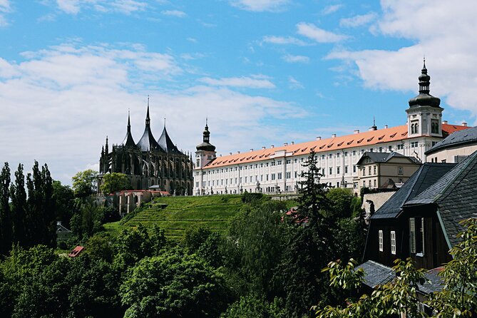 Kutna Hora Private day trip from Prague with lunch, admission and local treat - A comfortable ride with a guide who drives
