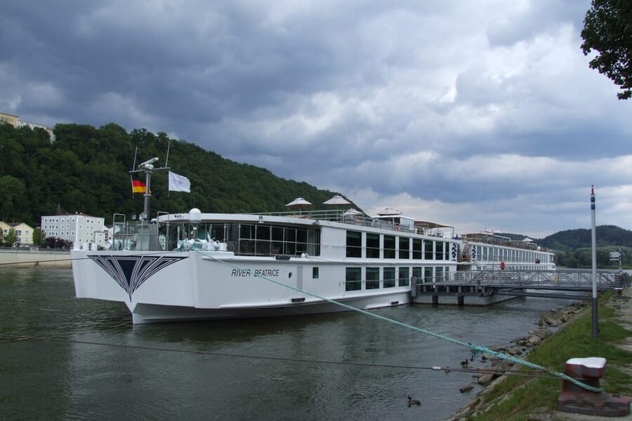 Linz: Private Day Trip to Cesky Krumlov - Private transport and the value of the price