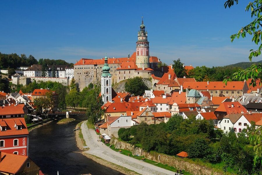 Linz: Private Day Trip to Cesky Krumlov - Who should book this day trip?
