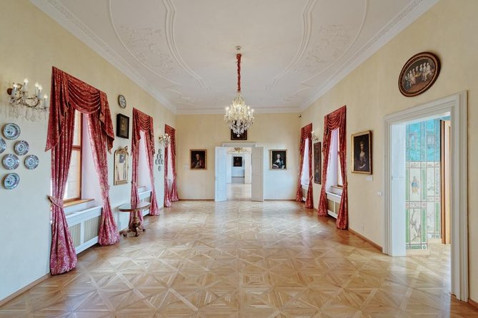 Lobkowicz Palace Museum Entrance Ticket in Prague - Porcelain, ceramics, and decorative arts from six centuries