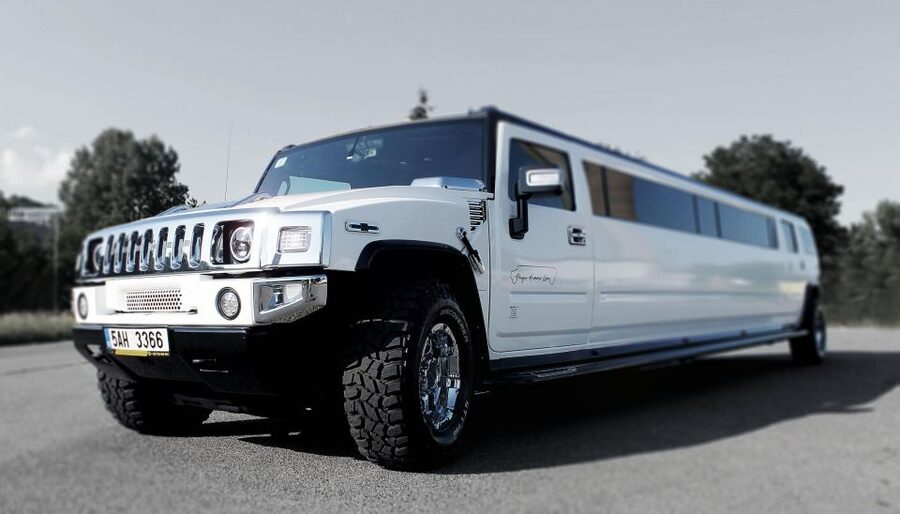 Long Hummer or Cadillac Limousine Party Ride - What the city tour is really like