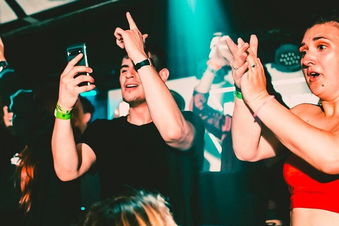 MONDAYS LIKE FRIDAYS - GIRLS 3 FREE DRINKS | Admission Ticket - The three-free-drinks offer for girls