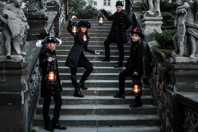 Mystery Tour at Charles Bridge and Prague Castle: Alchemy & Magic - Walking comfort, timing, and group size