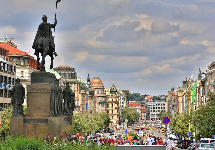 Old Town Prague Walking Tour - Old Town Square and Prague’s mixed architecture