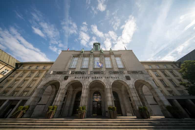 Ostrava: Entrance to the viewing tower of the new town hall - Taking the lift to the sixth floor