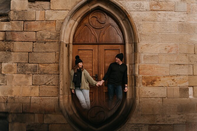 Photographer in Prague - Couple, engagement & portrait photoshoot - Choosing clothing and preparing before arrival