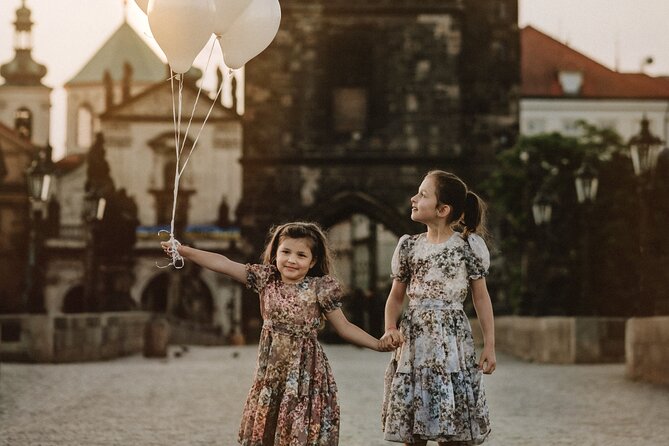 Photographer in Prague, private photoshoot - How the photographer helps if you feel awkward