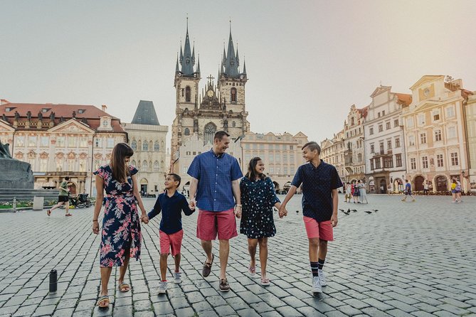 photoshoot in prague - Charles Bridge: The Essential Prague Photo