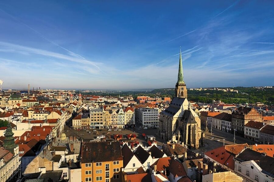 Pilsen: Old Town Guided Walking Tour - The Great Synagogue and the important Friday-Saturday detail