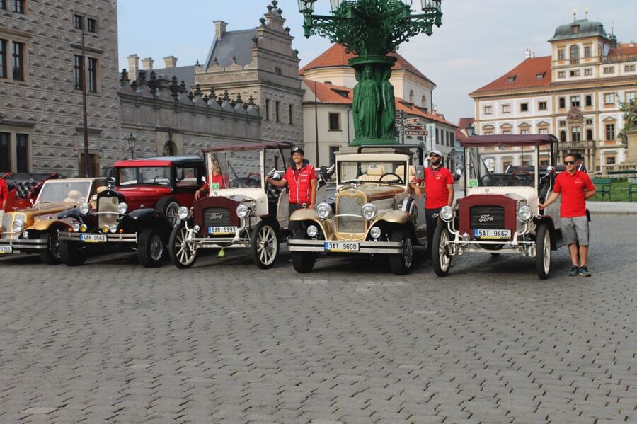Prague: 1.5–Hour Vintage Car Tour - The Rudolfinum, Dancing House, and Prague’s changing face