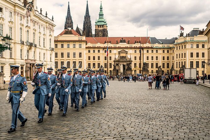 Prague: 1-Hour Castle Tour With Fast-GET Admission Ticket - Why the Hradčany introduction matters