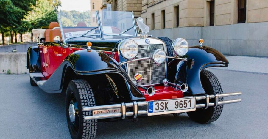 Prague: 1-Hour Private Tour in Vintage Car - Key points at a glance
