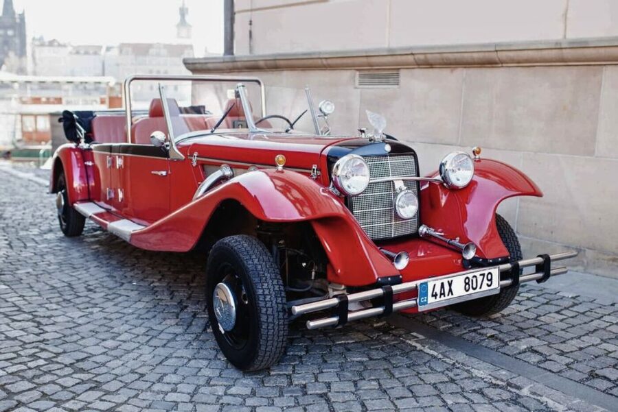 Prague: 1-Hour Private Tour in Vintage Car - Comfort, weather, and the open roof